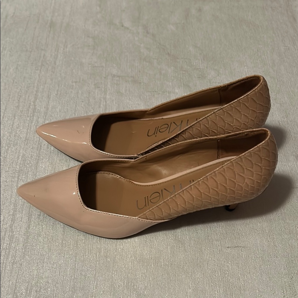 Calvin Klein Women's Nude Crocodile Skin Pumps - Picture 2 of 7